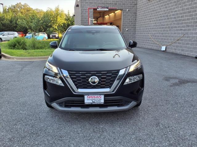 Photo of 2021 Super Black Nissan Rogue