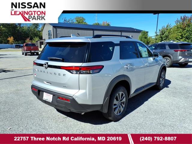 Photo of 2025 Brilliant Silver Metallic Nissan Pathfinder