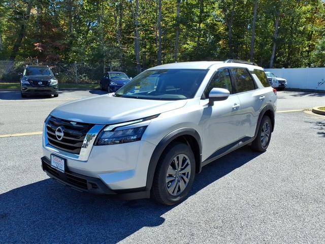 Photo of 2025 Brilliant Silver Metallic Nissan Pathfinder