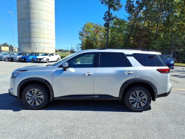 Photo of 2025 Brilliant Silver Metallic Nissan Pathfinder