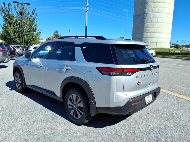 Photo of 2025 Brilliant Silver Metallic Nissan Pathfinder