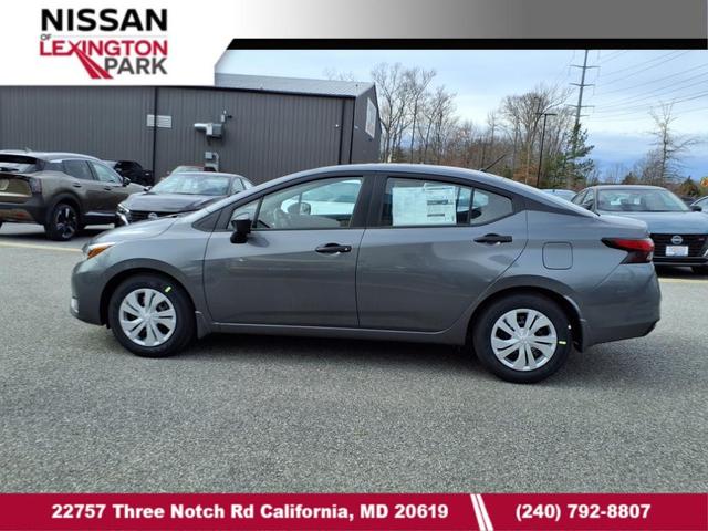 Photo of 2025 Gun Metallic Nissan Versa