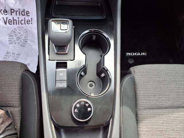 Photo of 2022 Gun Metallic Nissan Rogue