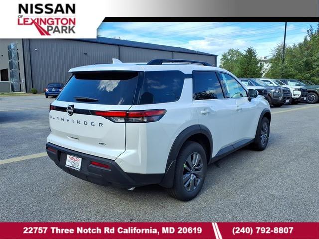 Photo of 2025 Everest White Pearl Tricoat Nissan Pathfinder