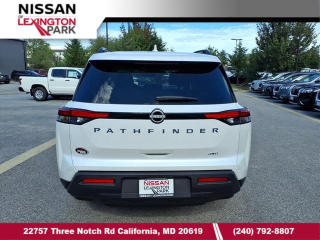 Photo of 2025 Everest White Pearl Tricoat Nissan Pathfinder