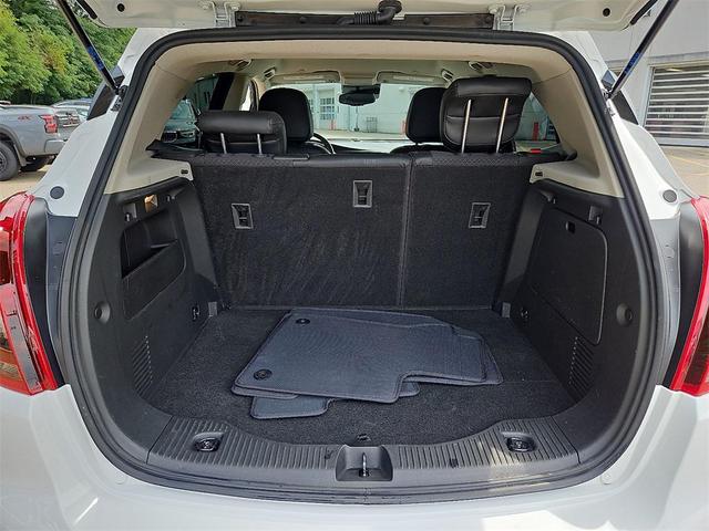 Photo of 2022 Summit White Buick Encore