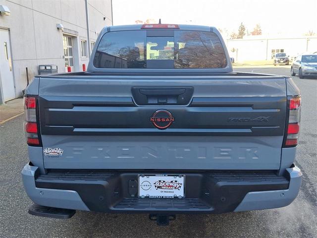 Photo of 2025 Boulder Gray Pearl Nissan Frontier