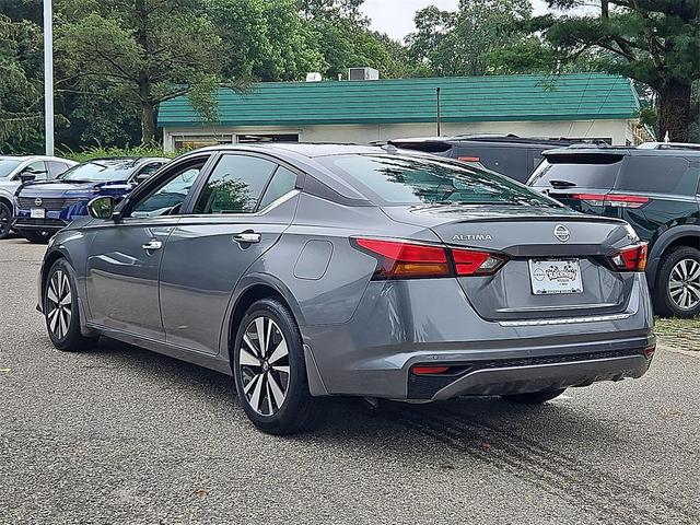 Photo of 2022 Gun Metallic Nissan Altima