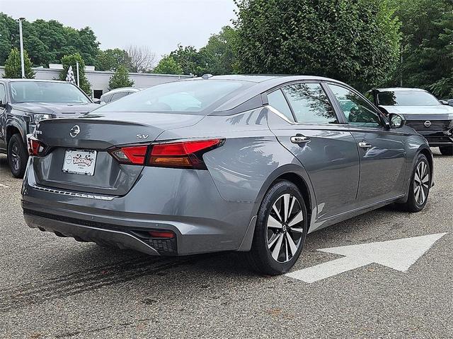 Photo of 2022 Gun Metallic Nissan Altima