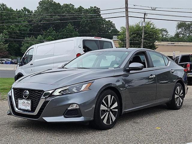 Photo of 2022 Gun Metallic Nissan Altima