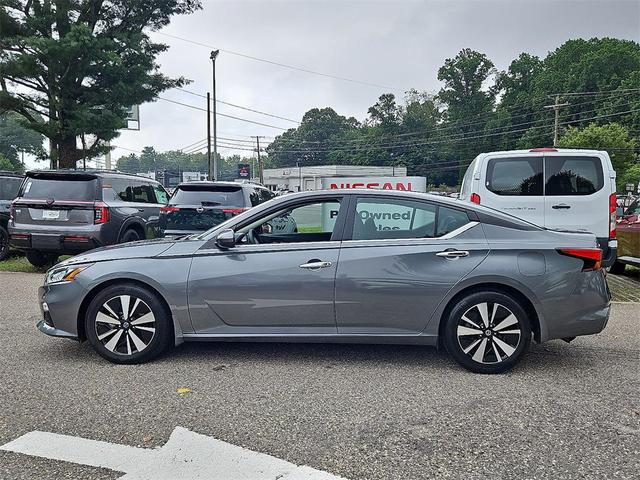 Photo of 2022 Gun Metallic Nissan Altima
