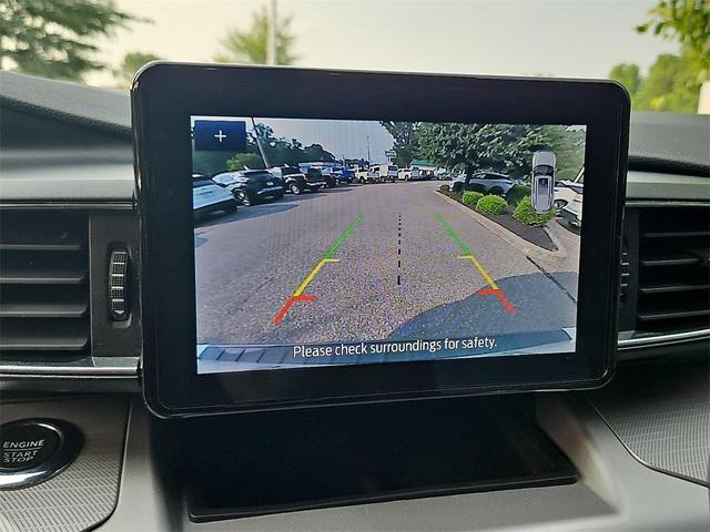 Photo of 2022 Star White Metallic Tri-Coat Ford Explorer