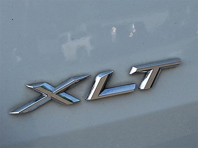 Photo of 2022 Star White Metallic Tri-Coat Ford Explorer