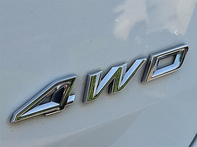 Photo of 2022 Star White Metallic Tri-Coat Ford Explorer