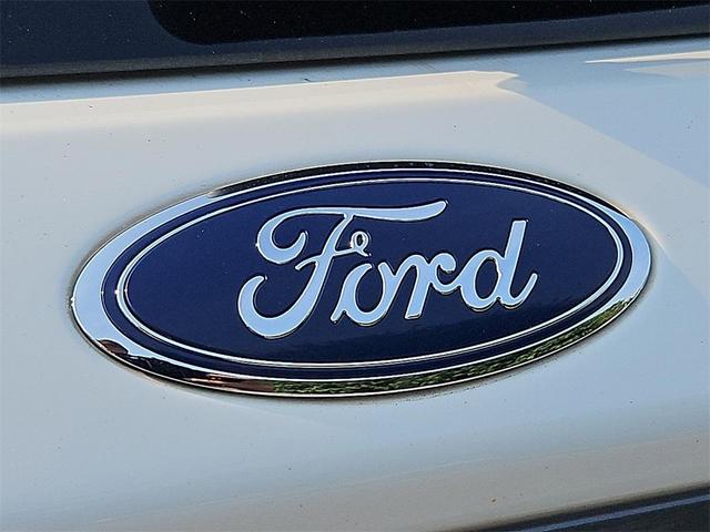 Photo of 2022 Star White Metallic Tri-Coat Ford Explorer