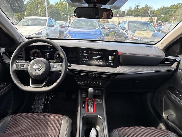 Photo of 2025 Gun Metallic Nissan Kicks