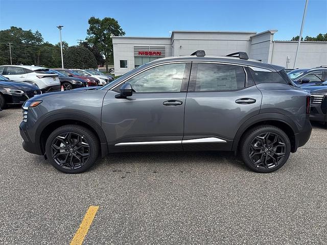 Photo of 2025 Gun Metallic Nissan Kicks
