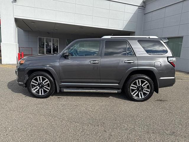 Photo of 2014 Gray Toyota 4Runner