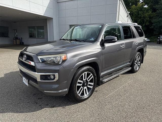 Photo of 2014 Gray Toyota 4Runner