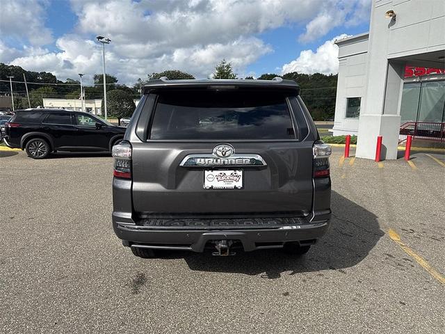 Photo of 2014 Gray Toyota 4Runner