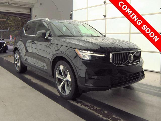 Photo of 2025 Black Volvo XC40