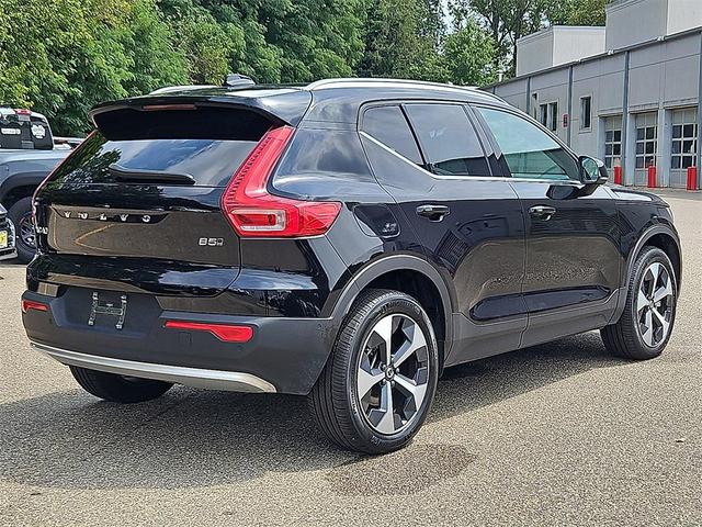 Photo of 2025 Black Volvo XC40