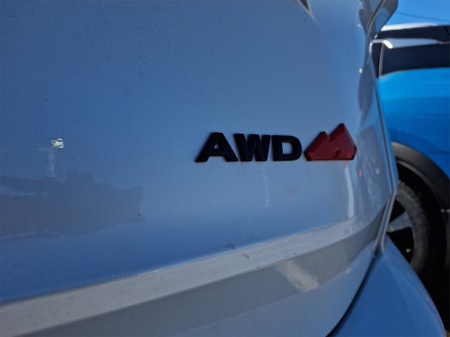 Photo of 2025 Everest White Pearl Nissan Rogue