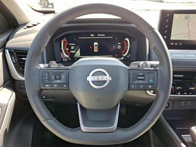 Photo of 2025 Super Black Nissan Rogue
