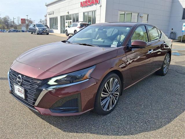 Photo of 2023 Garnet Pearl Metallic Nissan Altima