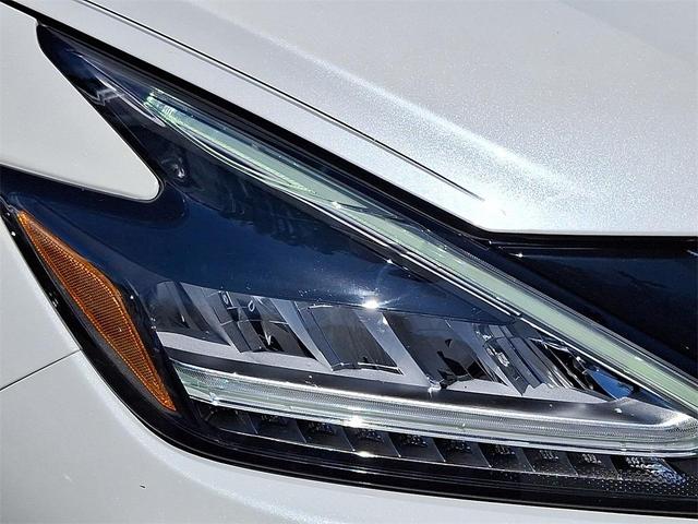 Photo of 2021 Pearl White Tricoat Nissan Murano