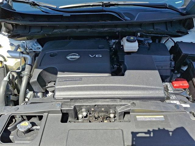 Photo of 2021 Pearl White Tricoat Nissan Murano