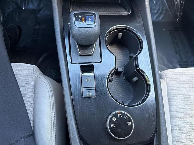 Photo of 2021 Pearl White Tricoat Nissan Rogue