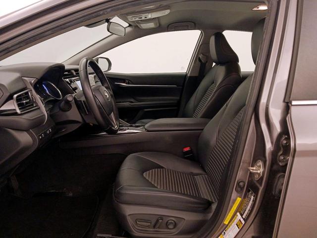 Photo of 2019 Gray Toyota Camry