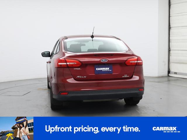 Photo of 2016 Red Ford Focus