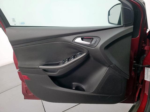 Photo of 2016 Red Ford Focus