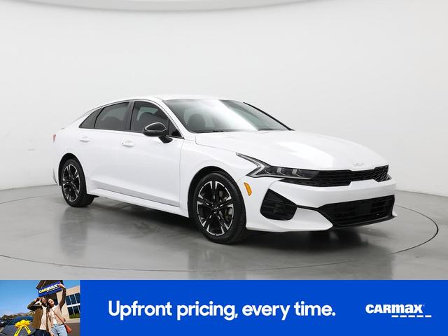 Photo of 2023 White Kia K5