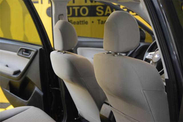 Photo of 2015 Dark Gray Metallic Subaru Forester