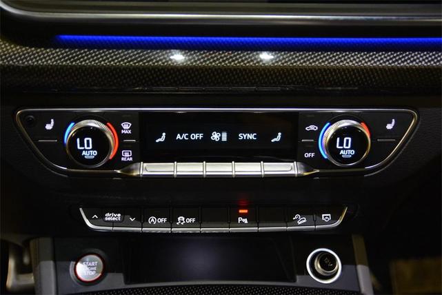 Photo of 2018 Blue Metallic Audi SQ5
