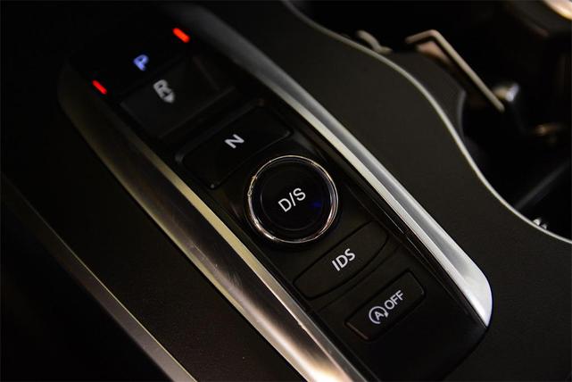 Photo of 2016 Graphite Luster Metallic Acura MDX