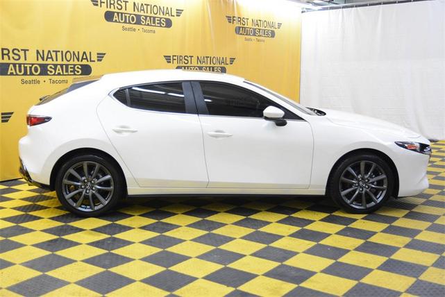 Photo of 2023 Snowflake White Pearl Mica Mazda Mazda3