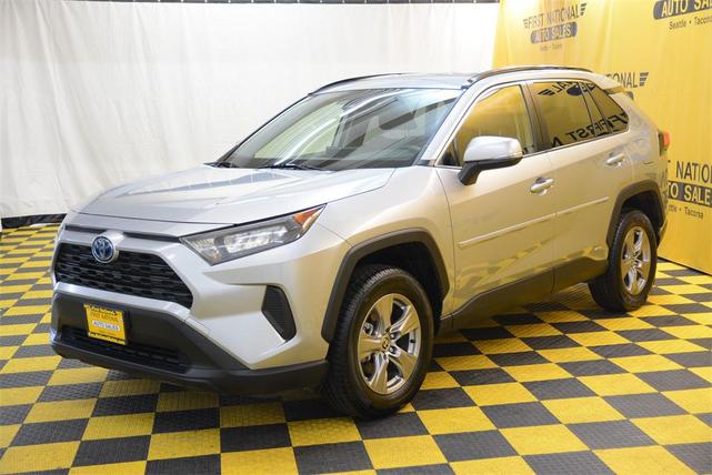 Photo of 2022 Silver Sky Metallic Toyota RAV4 Hybrid