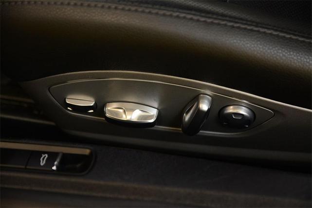 Photo of 2015 Rhodium Silver Metallic Porsche Cayman