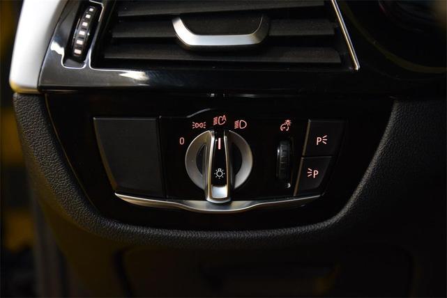 Photo of 2019 Jet Black BMW 640 Gran Turismo