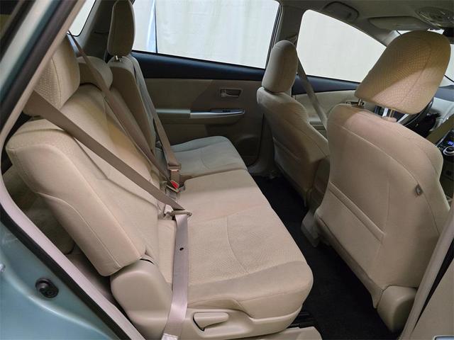 Photo of 2014 Sea Glass Pearl Toyota Prius v