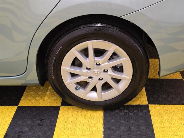 Photo of 2014 Sea Glass Pearl Toyota Prius v