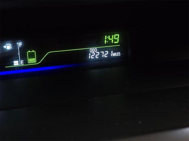Photo of 2014 Sea Glass Pearl Toyota Prius v