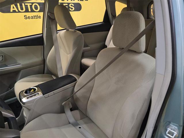 Photo of 2014 Sea Glass Pearl Toyota Prius v
