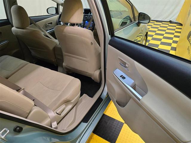Photo of 2014 Sea Glass Pearl Toyota Prius v