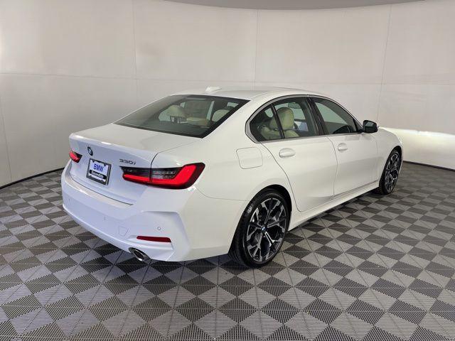 Photo of 2025 Alpine White BMW 330