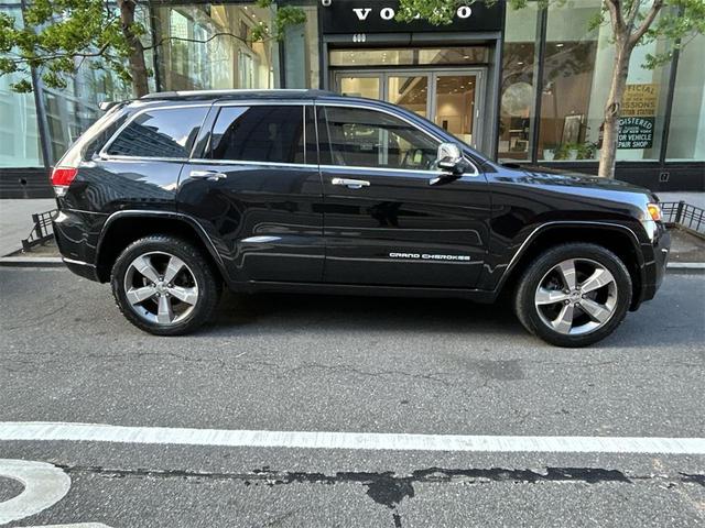 Photo of 2015 Brilliant Black Crystal Pearlcoat Jeep Grand Cherokee